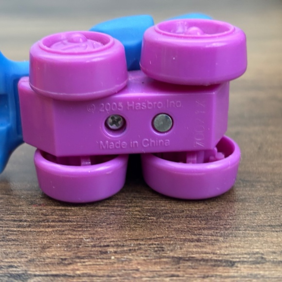 Vintage 2005 Hasbro Tonka Lot Chuck & Friends Plastic Sports Race Cars Red Blue - Picture 10 of 10